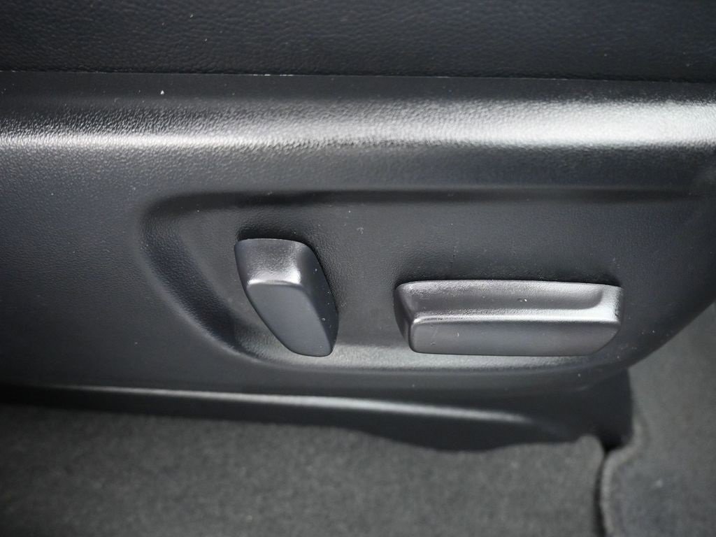 Used 2020 Toyota Sienna SE Premium image 55