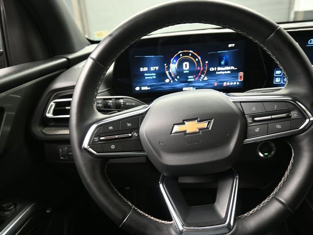 Used 2025 Chevrolet Traverse LT image 8