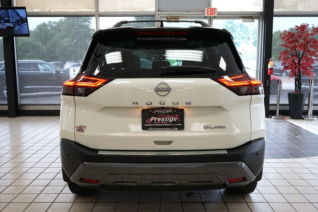 Used 2023 Nissan Rogue SL AWD/4WD image 14