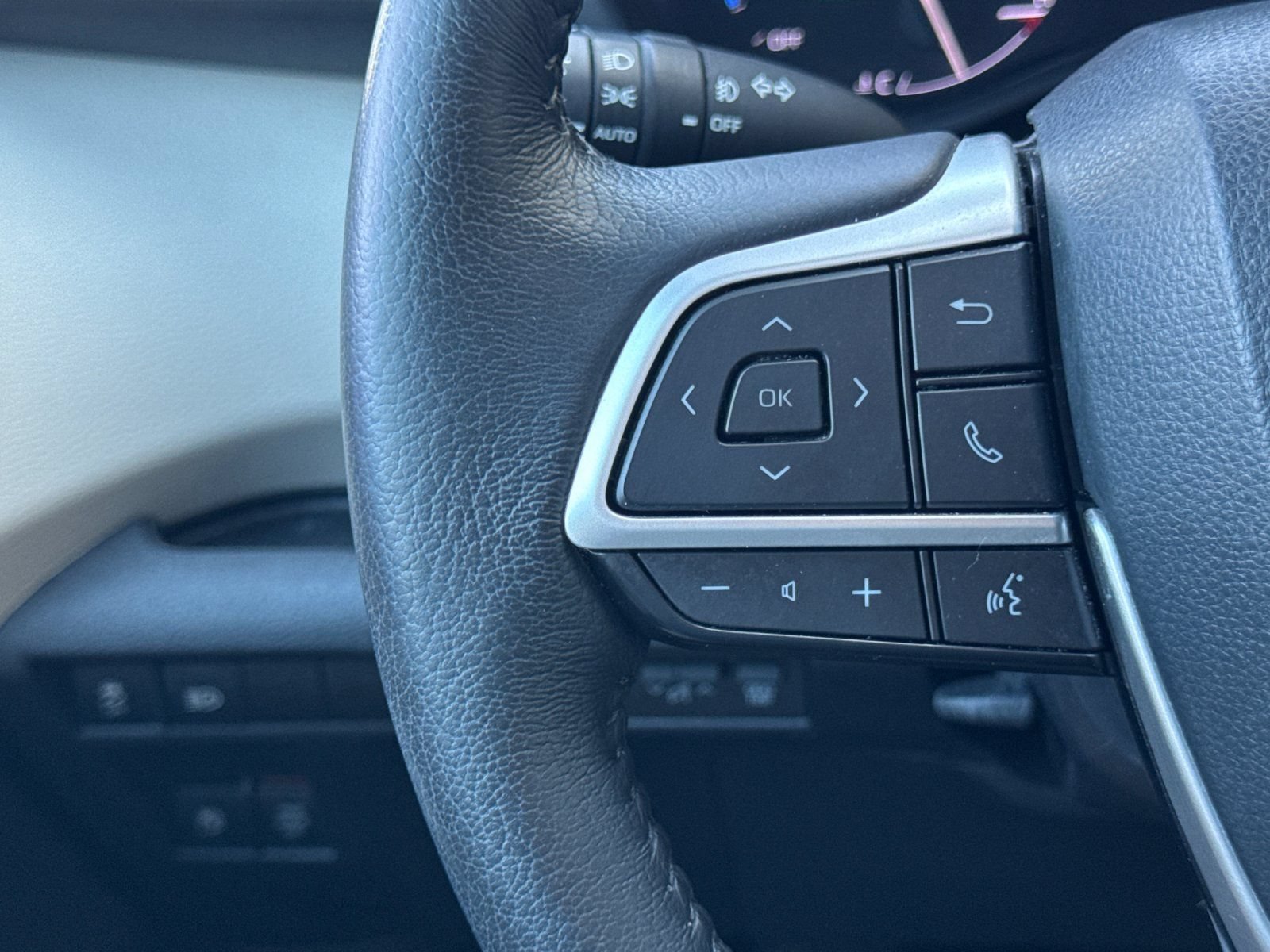 Used 2022 Toyota Sienna XLE FWD image 29