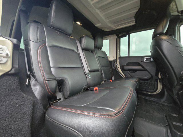 Used 2022 Jeep Wrangler Unlimited Rubicon w/ LED Lighting Group AWD/4WD image 15