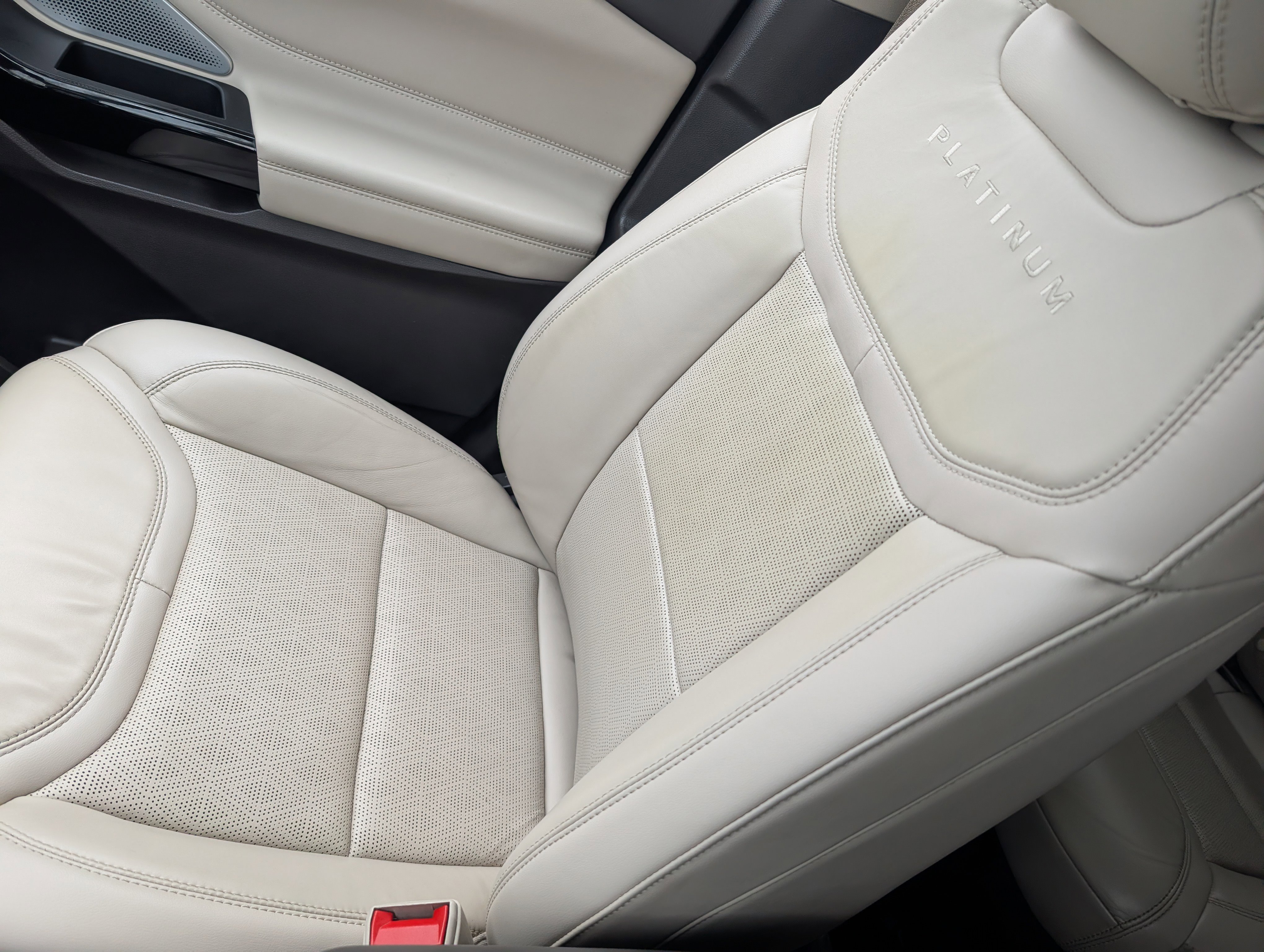 Used 2021 Ford Explorer Platinum w/ Equipment Group 601A image 25