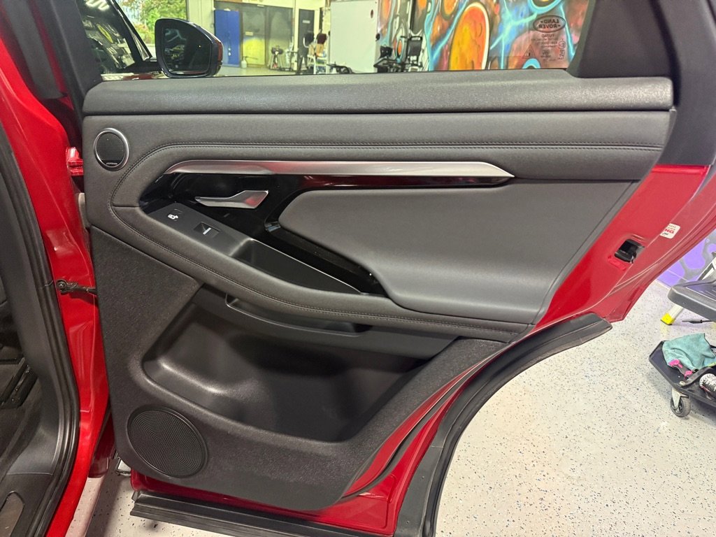 Used 2020 Land Rover Range Rover Evoque R-Dynamic SE image 18