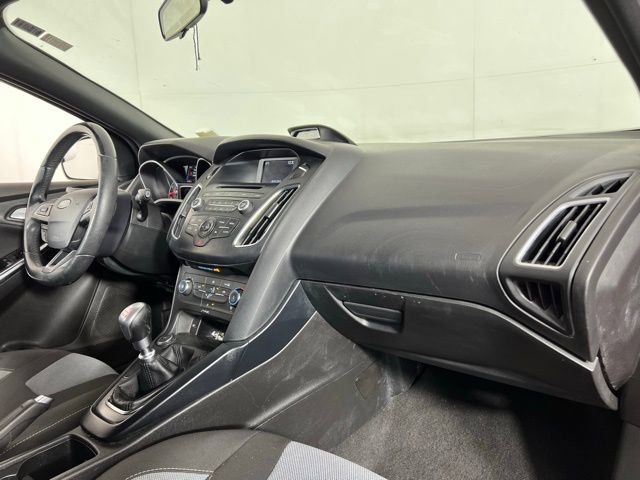 Used 2017 Ford Focus ST image 16