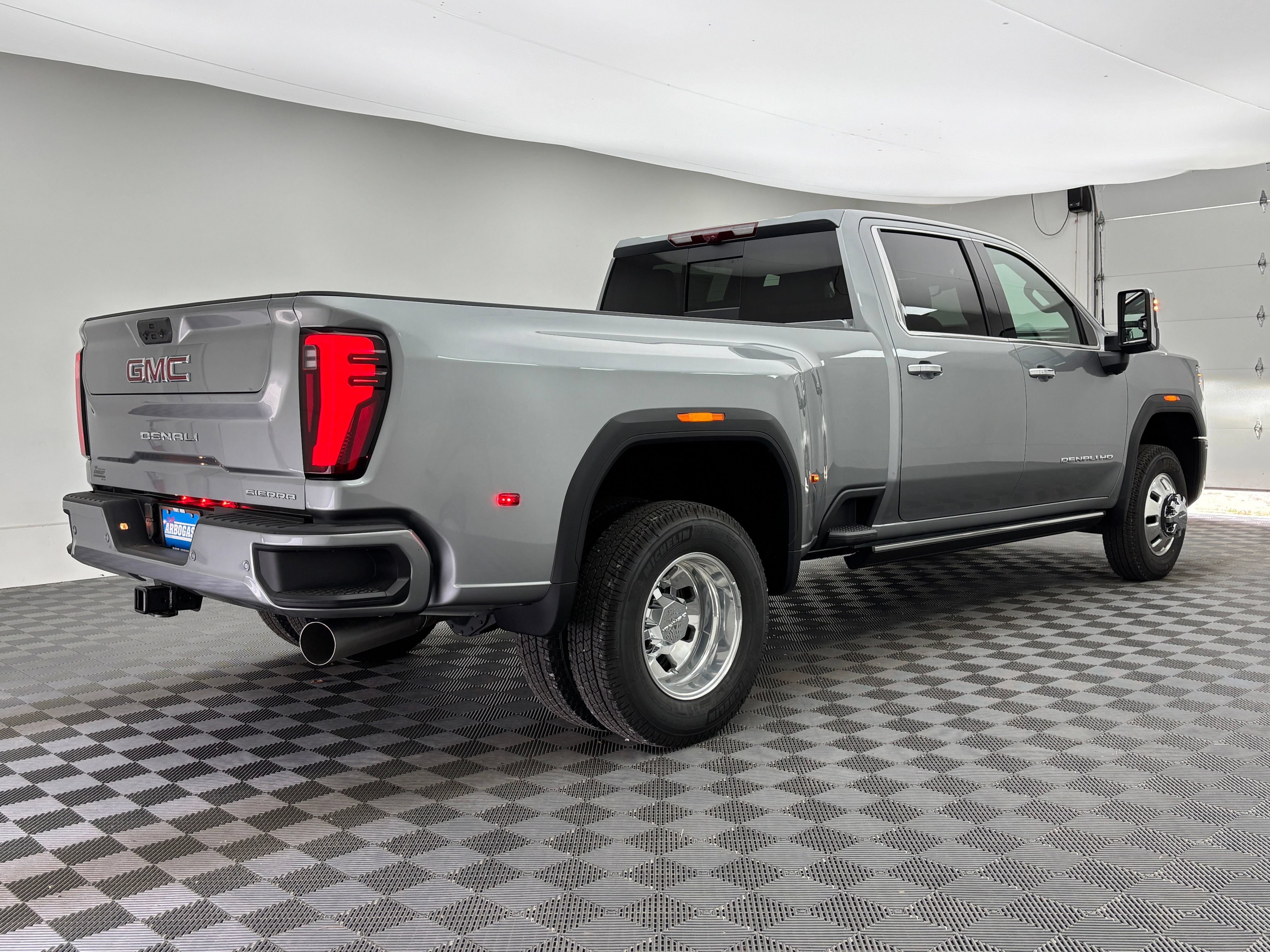 New 2026 GMC Sierra 3500 Denali w/ Denali Reserve Package AWD/4WD image 10