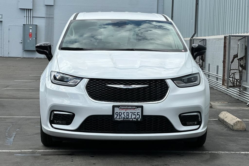 Used 2024 Chrysler Pacifica Limited FWD image 9