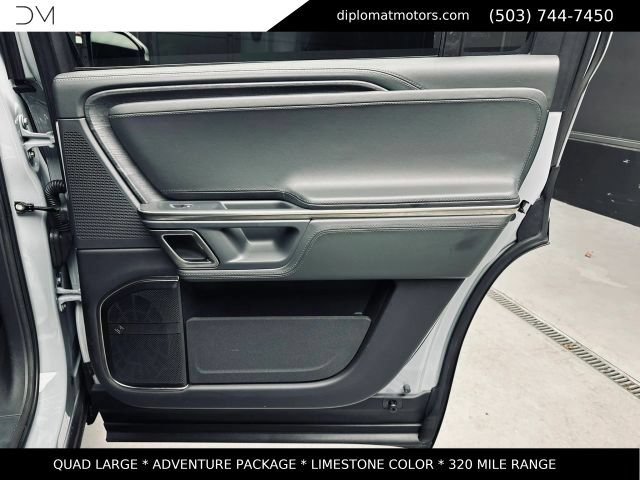 Used 2024 Rivian R1S Adventure AWD/4WD image 31