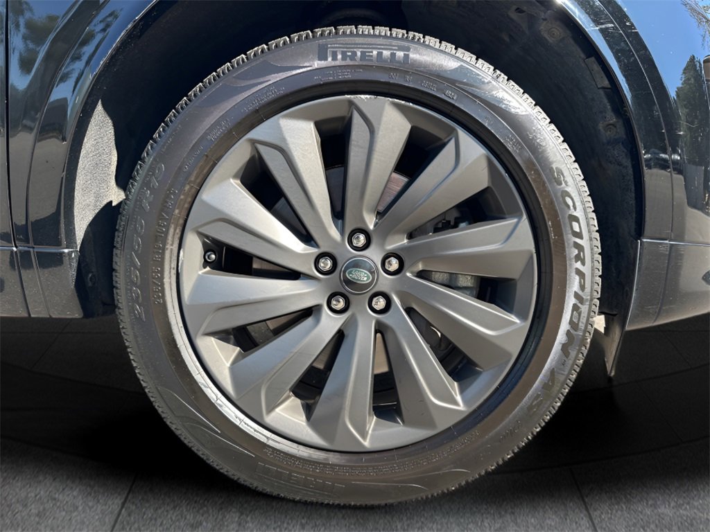 Used 2020 Land Rover Discovery Sport SE R-Dynamic image 10