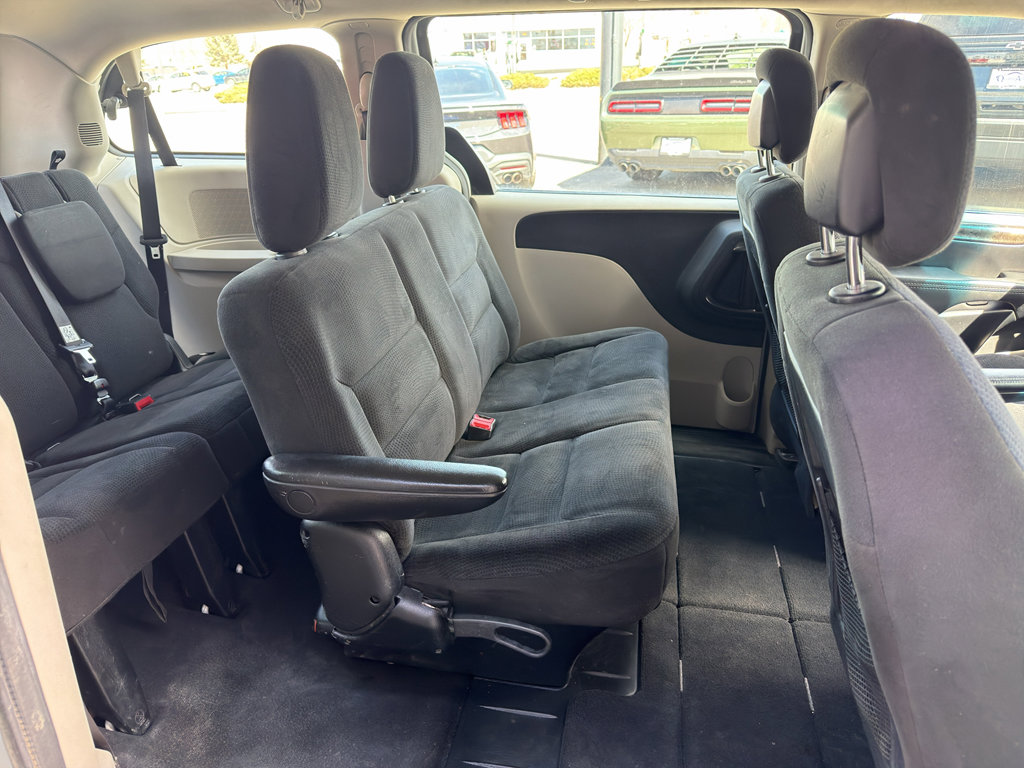 Used 2015 Dodge Grand Caravan American Value Package FWD image 9