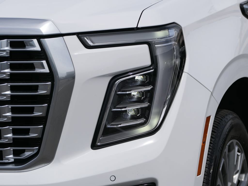 Used 2025 GMC Yukon XL Denali RWD image 8