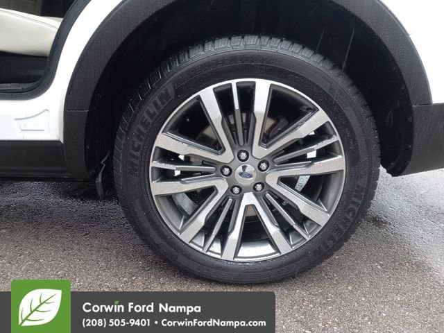 Used 2018 Ford Explorer Platinum image 31