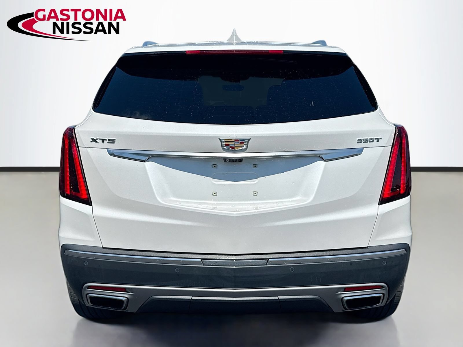 Used 2023 Cadillac XT5 Premium Luxury w/ Technology Package FWD image 7