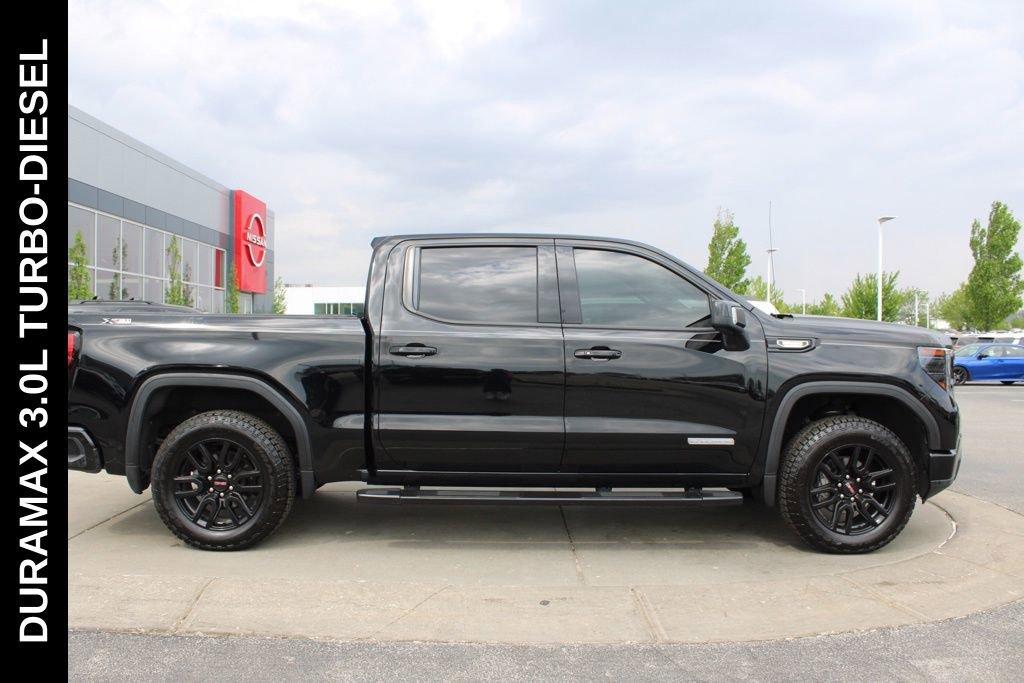 Used 2022 GMC Sierra 1500 Elevation w/ Elevation Premium Package AWD/4WD image 6