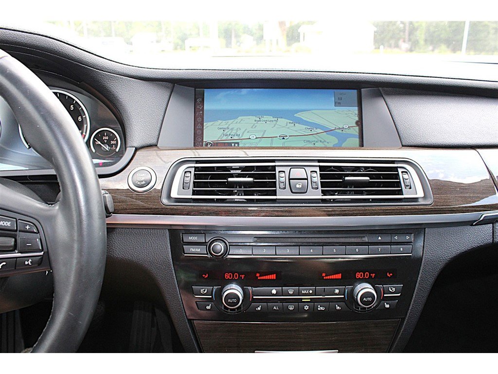 Used 2012 BMW 750Li w/ Luxury Seating Pkg image 15