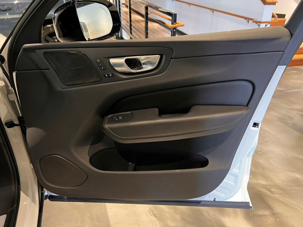 Used 2023 Volvo XC60 B5 Ultimate AWD/4WD image 31