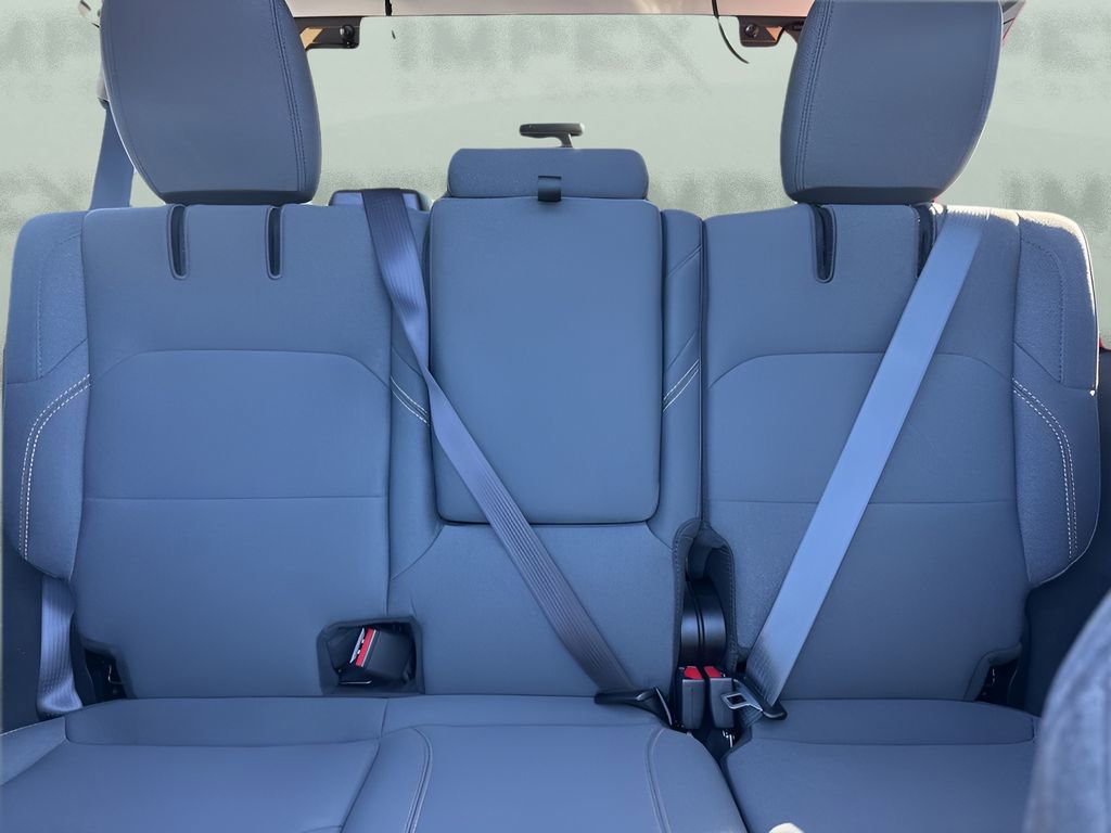 Used 2025 Jeep Wrangler Unlimited Sahara w/ Safety Group AWD/4WD image 11