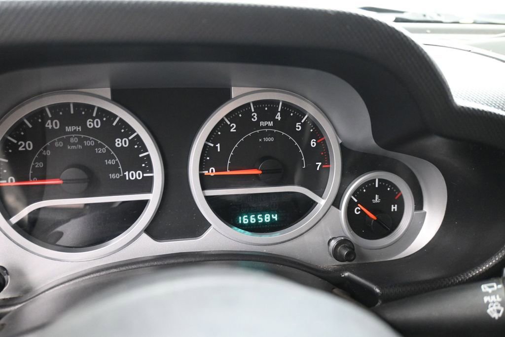 Used 2007 Jeep Wrangler Unlimited Sahara w/ Dual Top Group AWD/4WD image 15