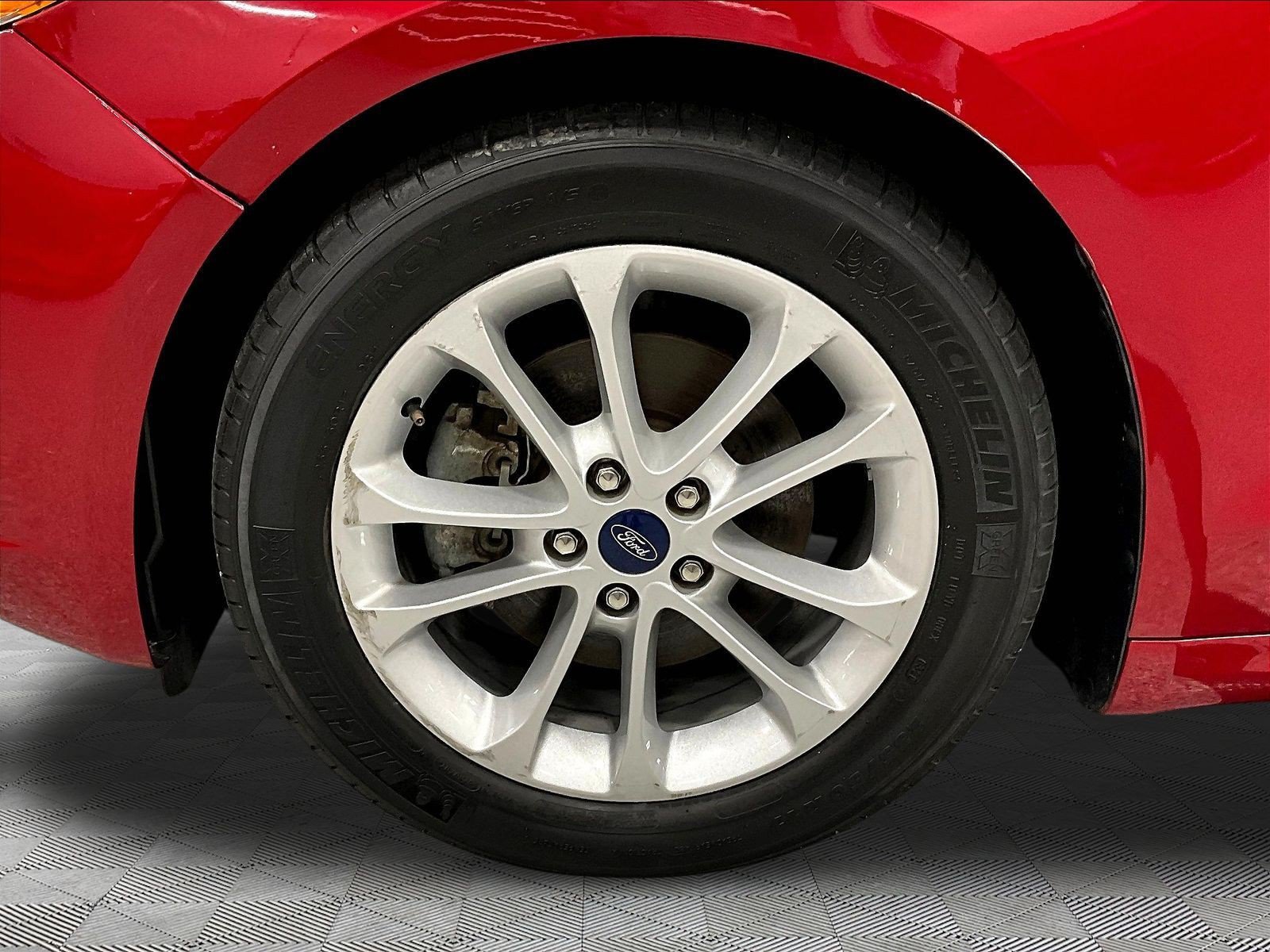 Used 2020 Ford Fusion SE FWD image 31