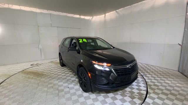 Used 2024 Chevrolet Equinox LS w/ Midnight Edition AWD/4WD image 5