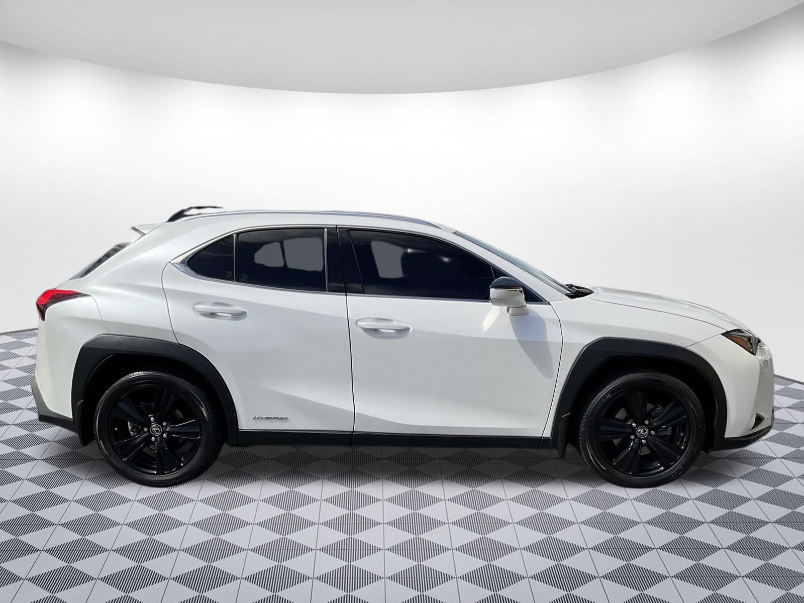 Used 2020 Lexus UX 250h w/ Luxury Package AWD/4WD image 2