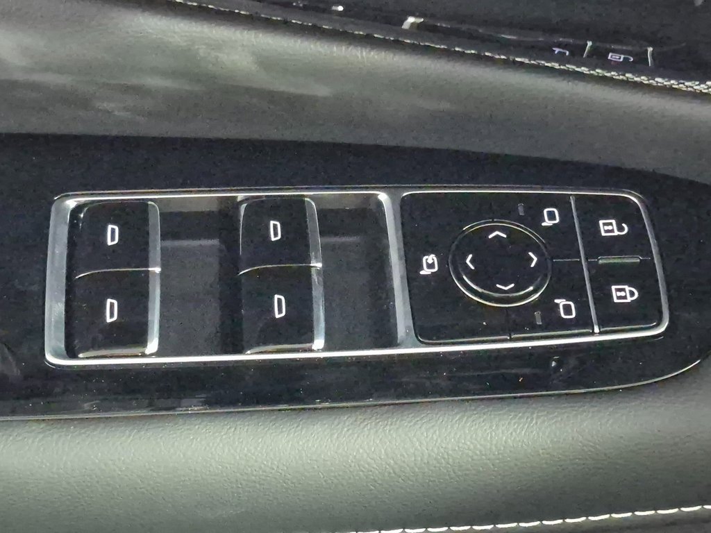 New 2026 Cadillac Optiq Luxury 1 image 14