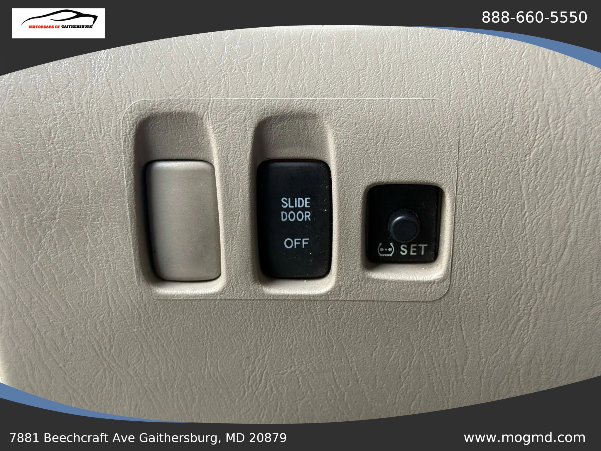 Used 2010 Toyota Sienna LE image 38