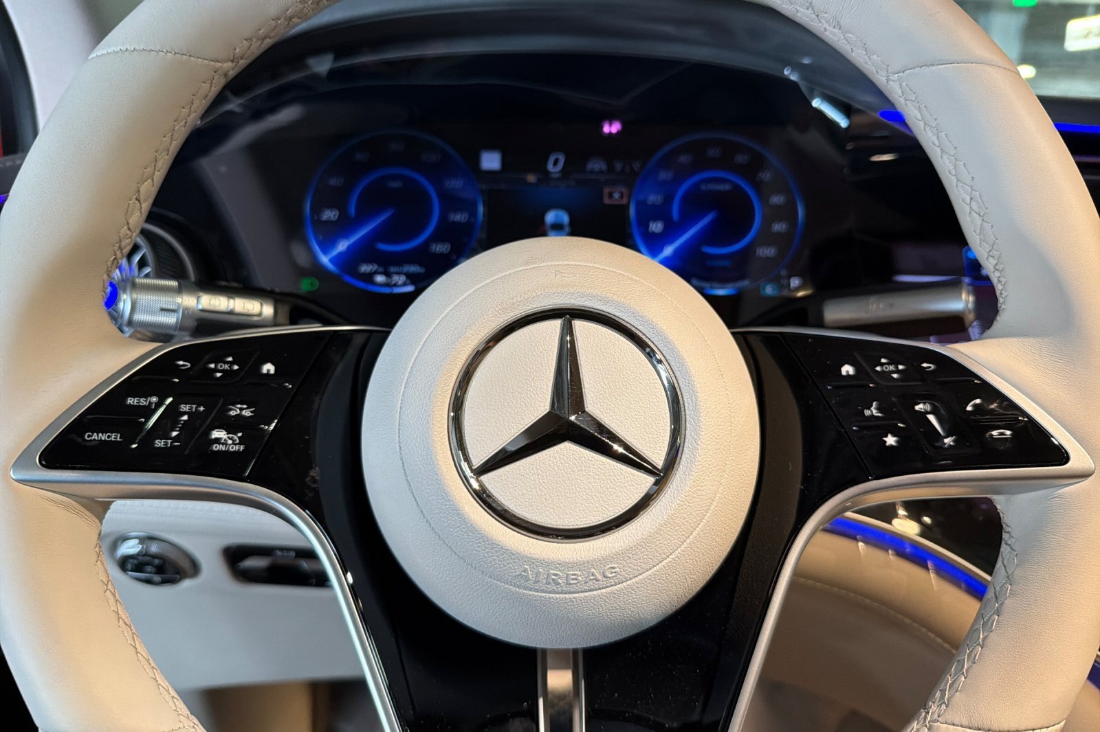 New 2026 Mercedes-Benz EQS 400 4MATIC SUV image 24