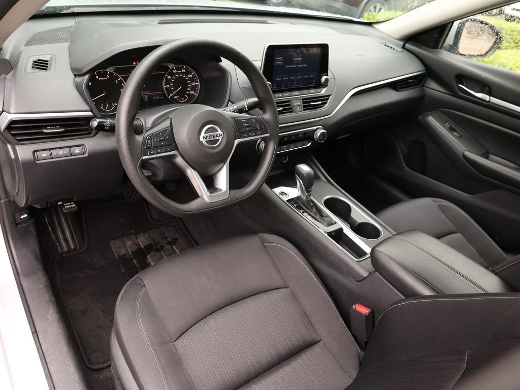 Used 2022 Nissan Altima 2.5 SV FWD image 12