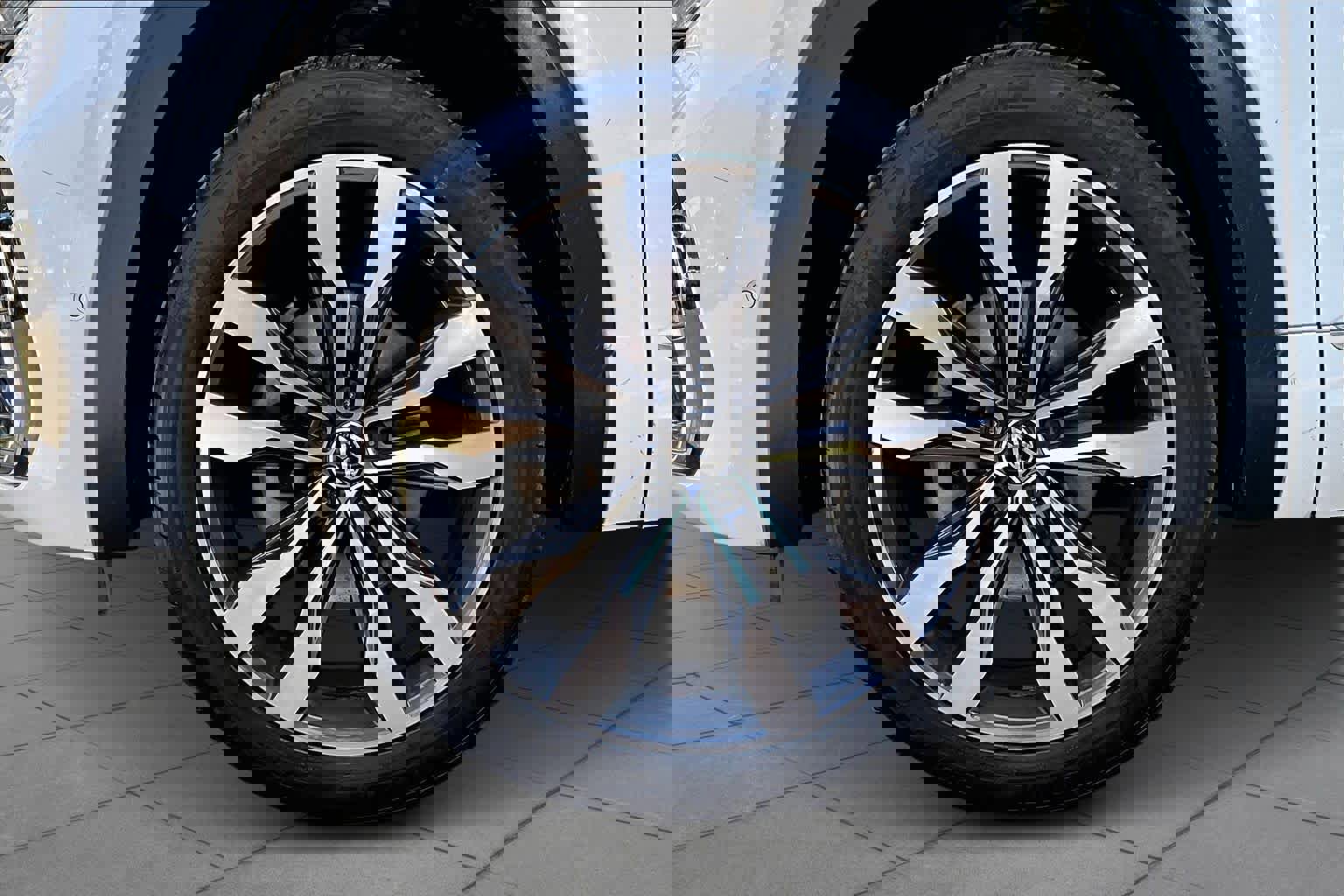 Used 2021 Volkswagen Atlas SEL Premium w/ MDO Package (Bench Seat) image 10