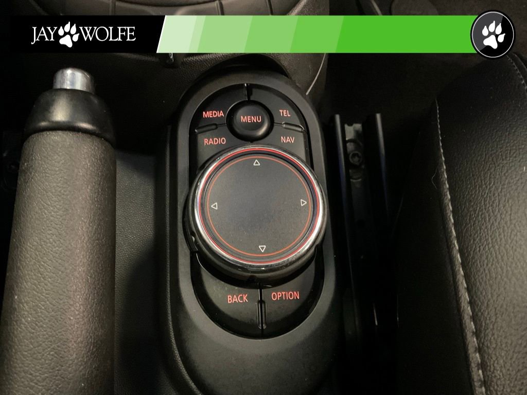 Used 2015 MINI Cooper 2-Door Hardtop image 18