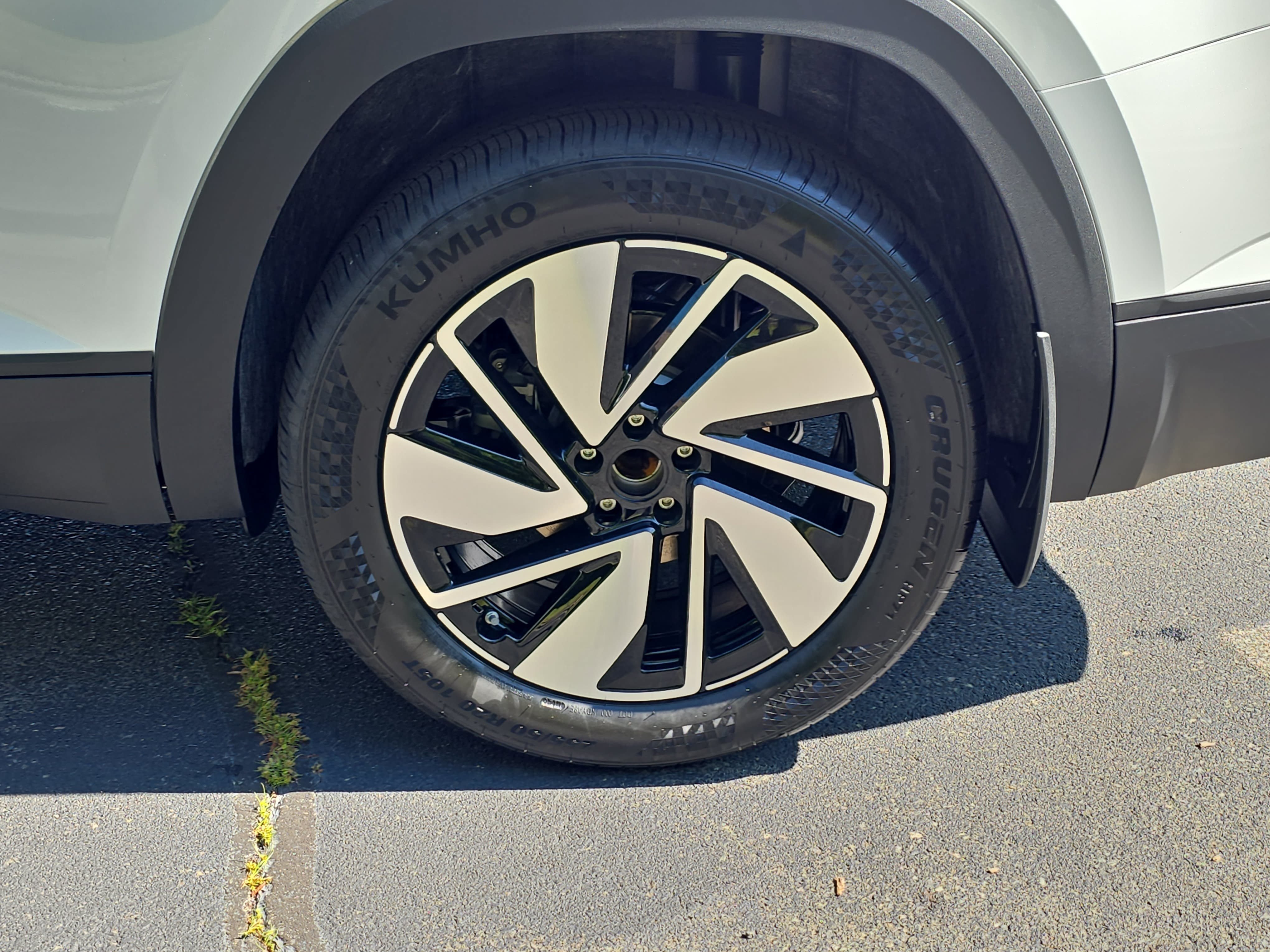 New 2026 Volkswagen Atlas SE FWD image 31