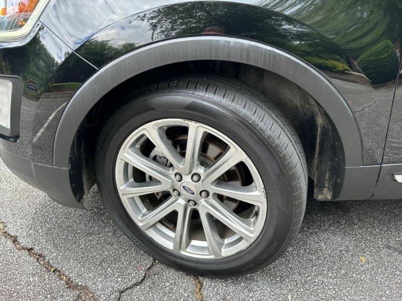 Used 2017 Ford Explorer Limited FWD image 3