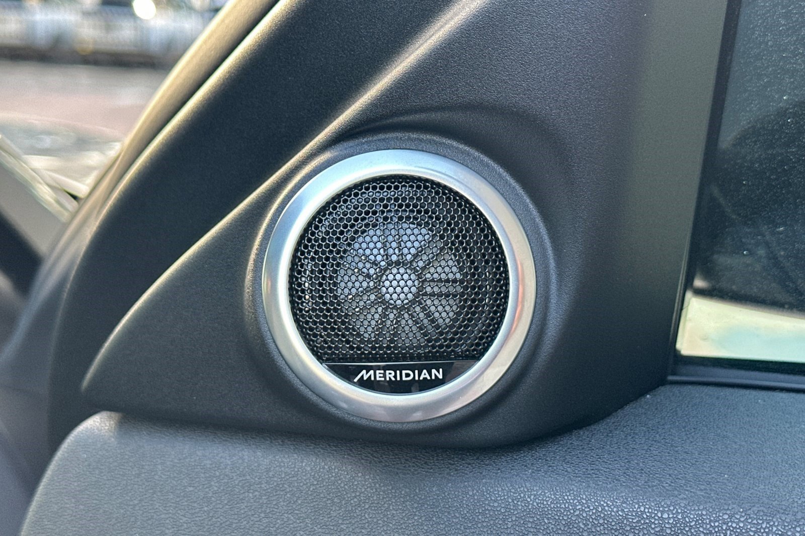 Certified 2024 Land Rover Range Rover Evoque Dynamic SE image 16