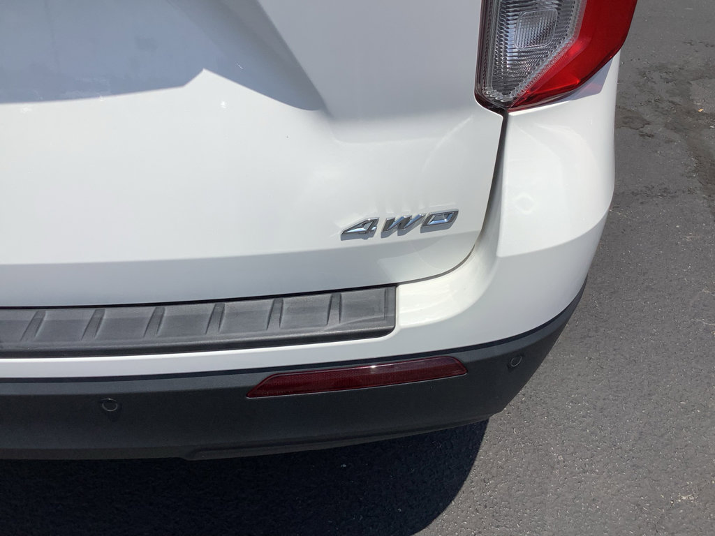 Used 2022 Ford Explorer XLT image 9