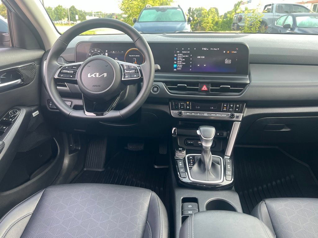 Certified 2024 Kia Seltos SX w/ SX Sunroof Package AWD/4WD image 18