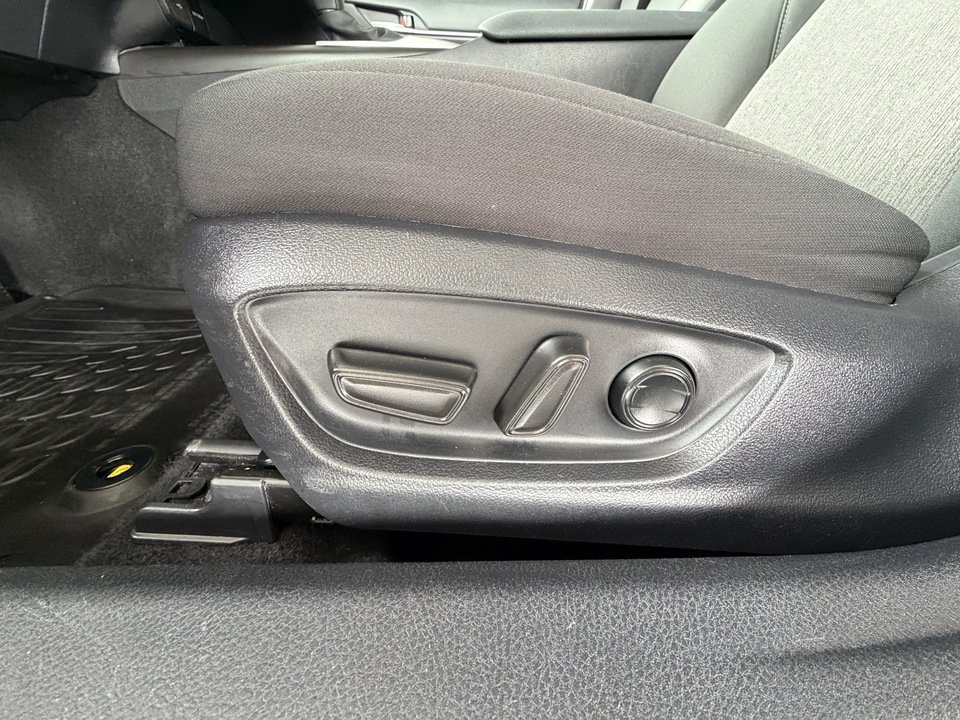 Used 2024 Toyota Camry LE AWD/4WD image 10