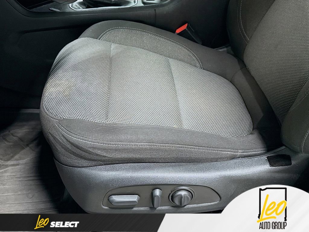 Used 2023 Chevrolet Traverse LT FWD image 18
