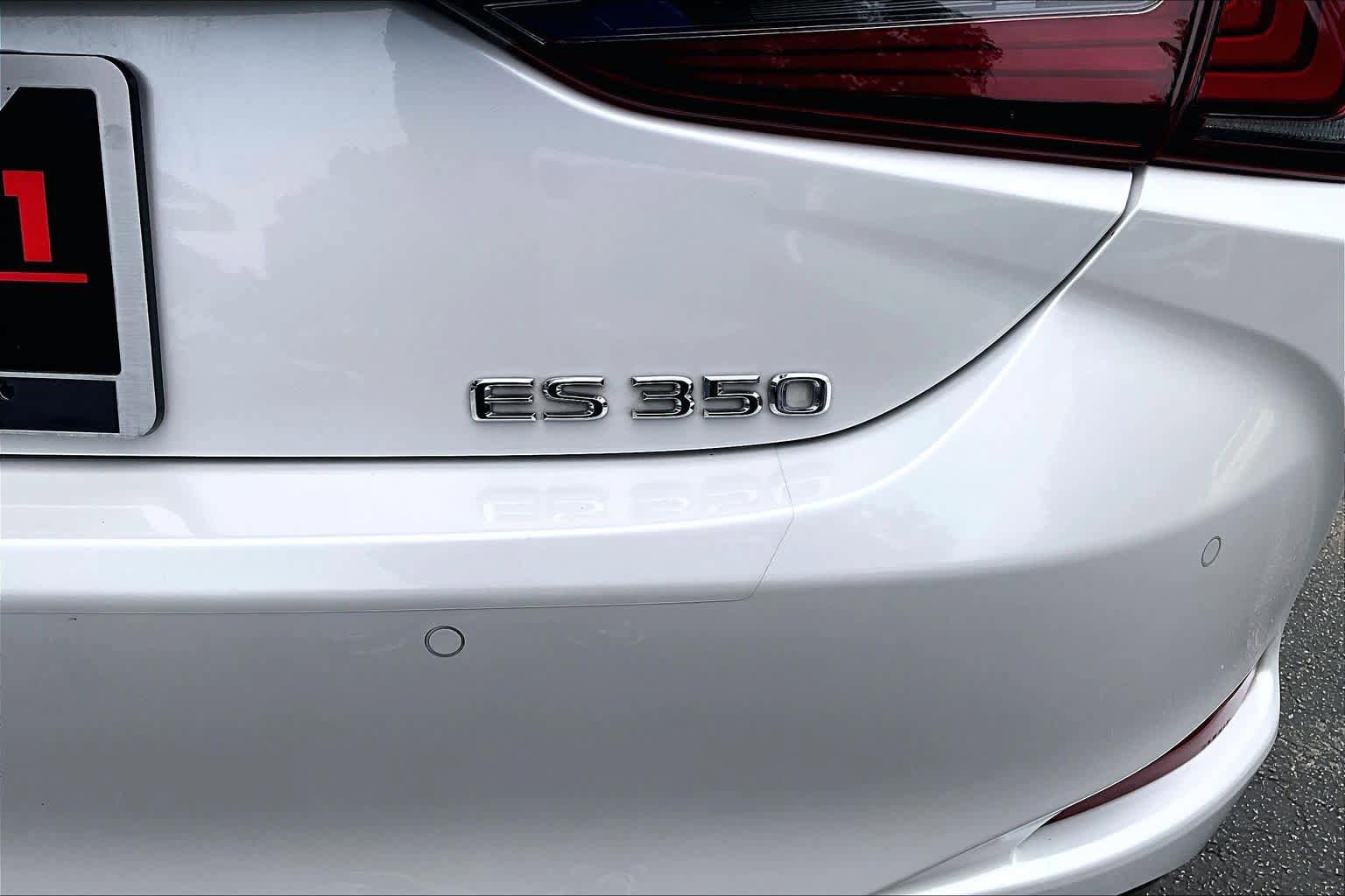 Used 2024 Lexus ES 350 Ultra Luxury w/ Accessory Package (Z2) FWD image 10