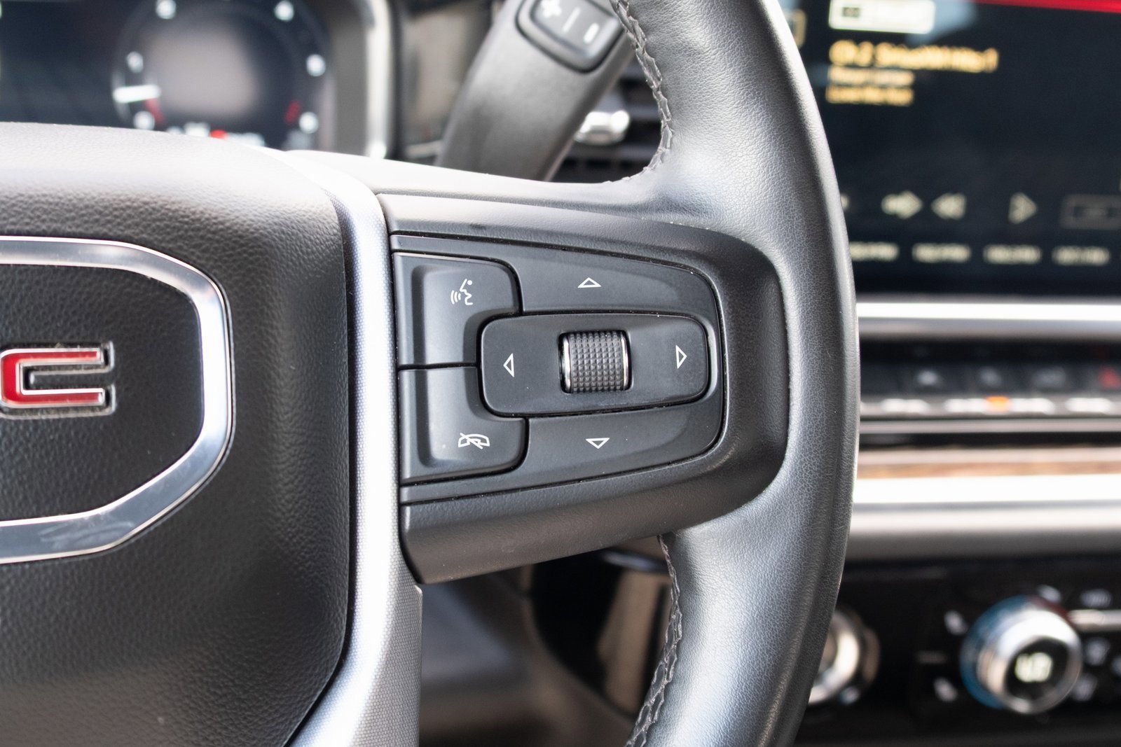 Used 2023 GMC Sierra 1500 SLE image 7