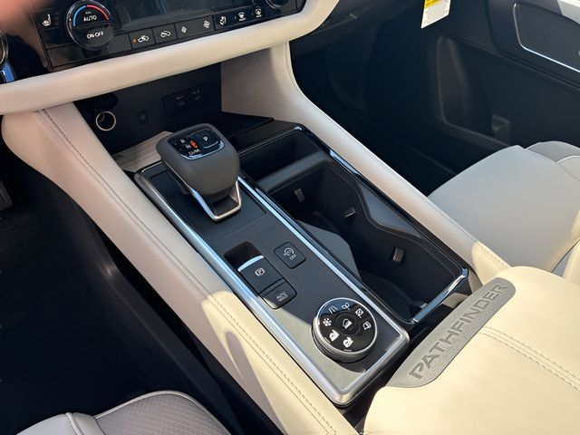 New 2026 Nissan Pathfinder SL AWD/4WD image 13