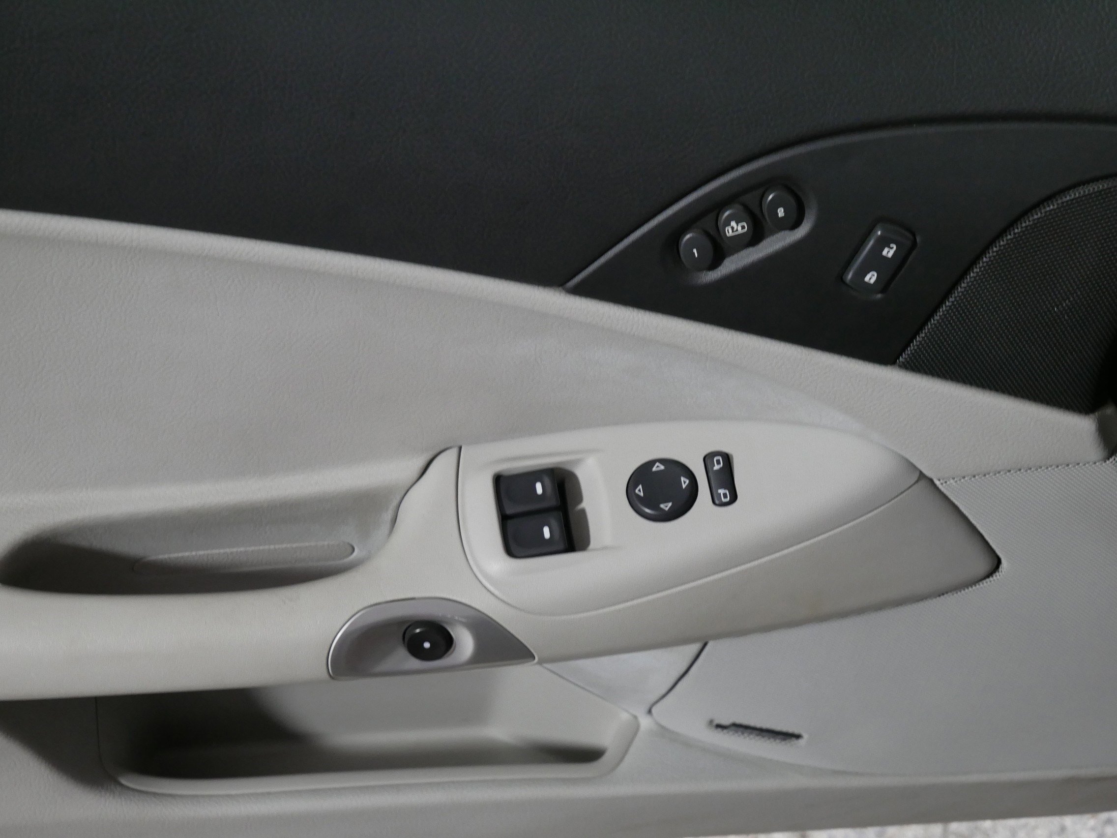 Used 2011 Chevrolet Corvette Grand Sport w/ Preferred Equipment Group image 19