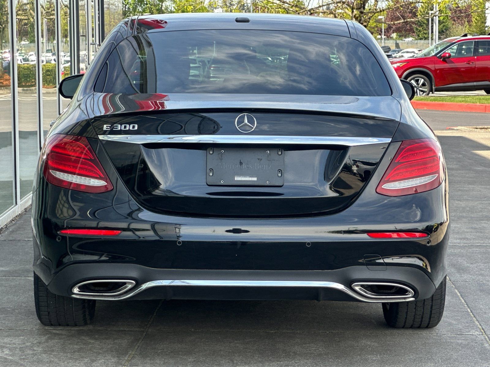 Used 2017 Mercedes-Benz E 300 image 4