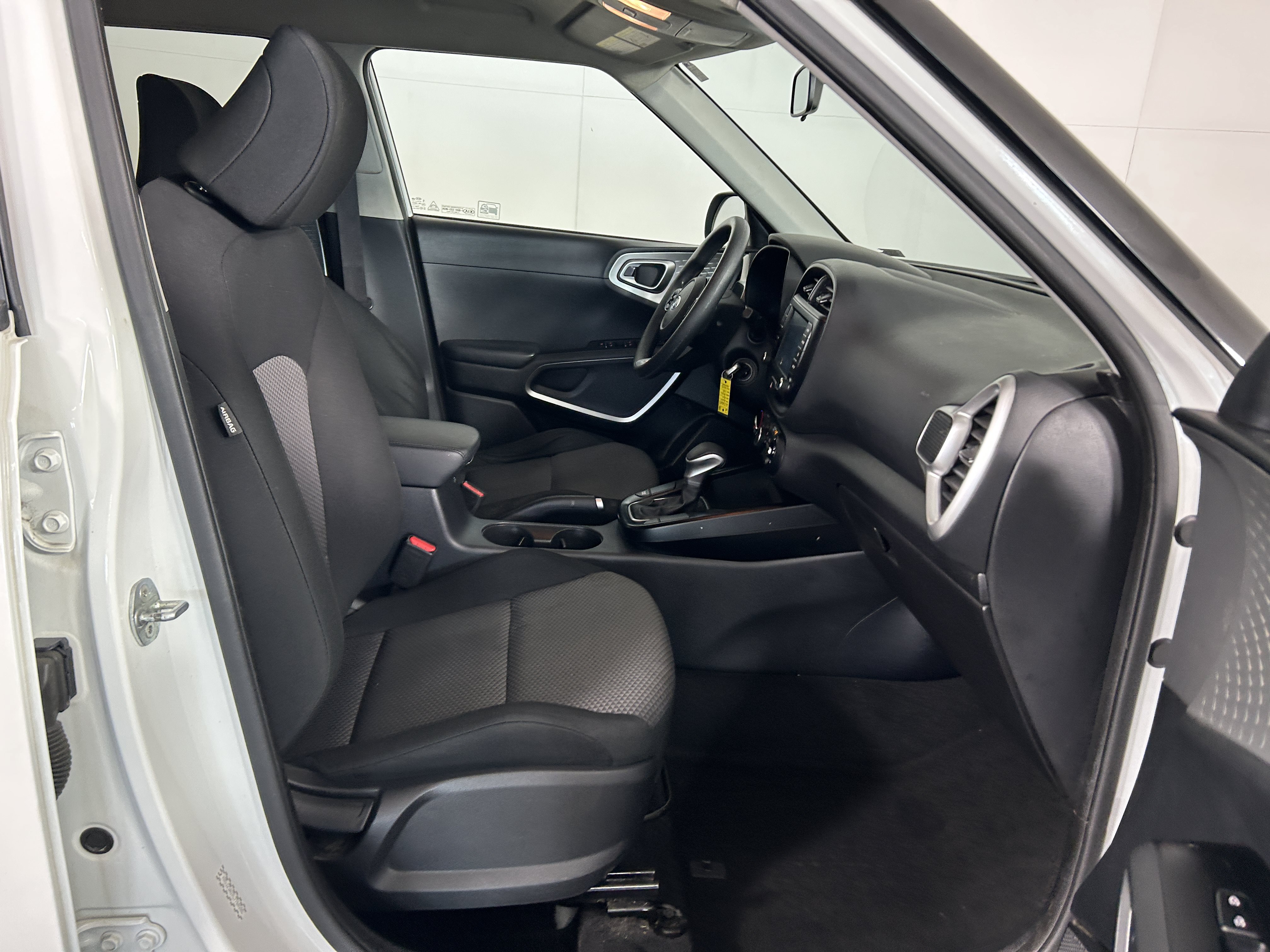 Used 2020 Kia Soul LX FWD image 27
