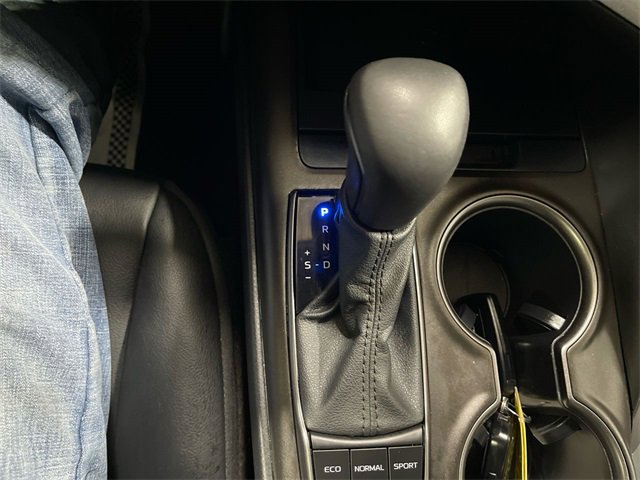 Used 2023 Toyota Camry SE image 19