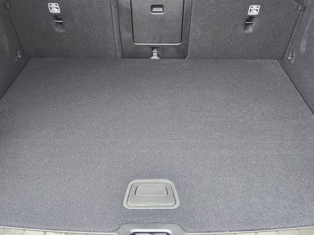New 2026 Volvo XC60 T8 Plus w/ Climate Package AWD/4WD image 17