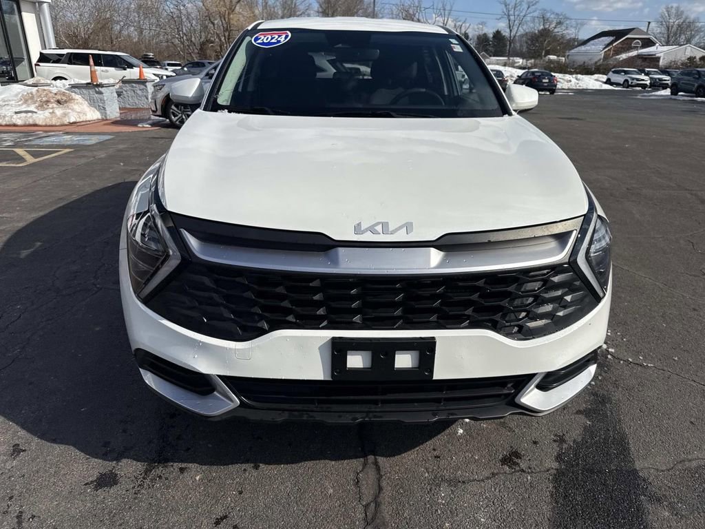 Used 2024 Kia Sportage LX image 11