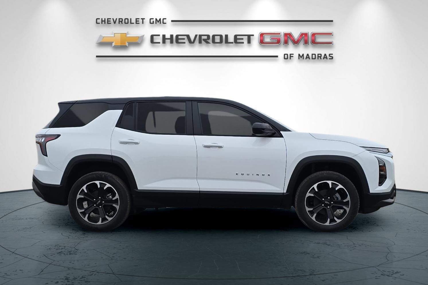 New 2026 Chevrolet Equinox LT w/ Convenience Package II image 2