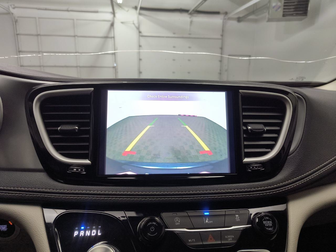 Used 2022 Chrysler Pacifica Touring-L AWD/4WD image 24