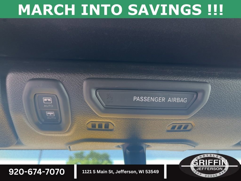 Used 2019 Jeep Wrangler Unlimited Sahara image 16