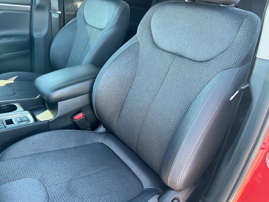 Used 2019 Hyundai Santa Fe SE AWD/4WD image 11